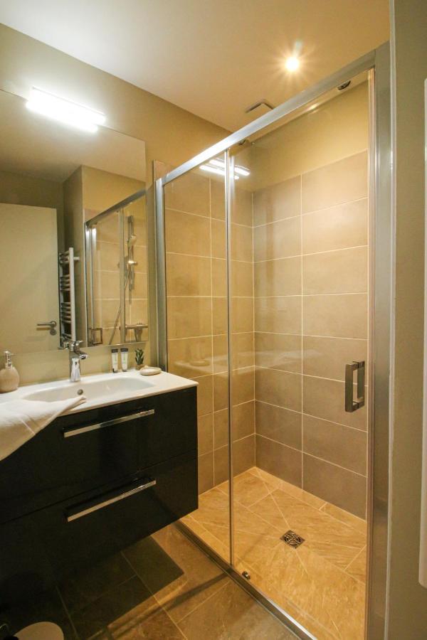 Bella, Jacuzzi Partage & Parking Avec Borne De Recharge Voiture Electrique Apartment Sarlat-la-Caneda Luaran gambar