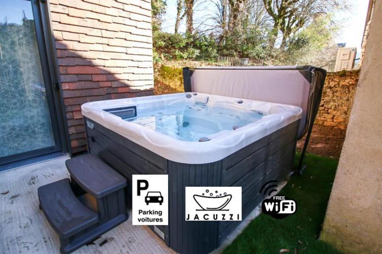Bella, Jacuzzi Partage & Parking Avec Borne De Recharge Voiture Electrique Apartment Sarlat-la-Caneda Luaran gambar